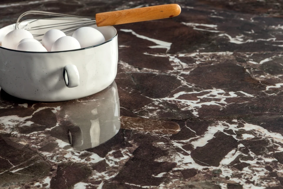 Raumgestaltung mit Keramik aus der Kollektion Marble