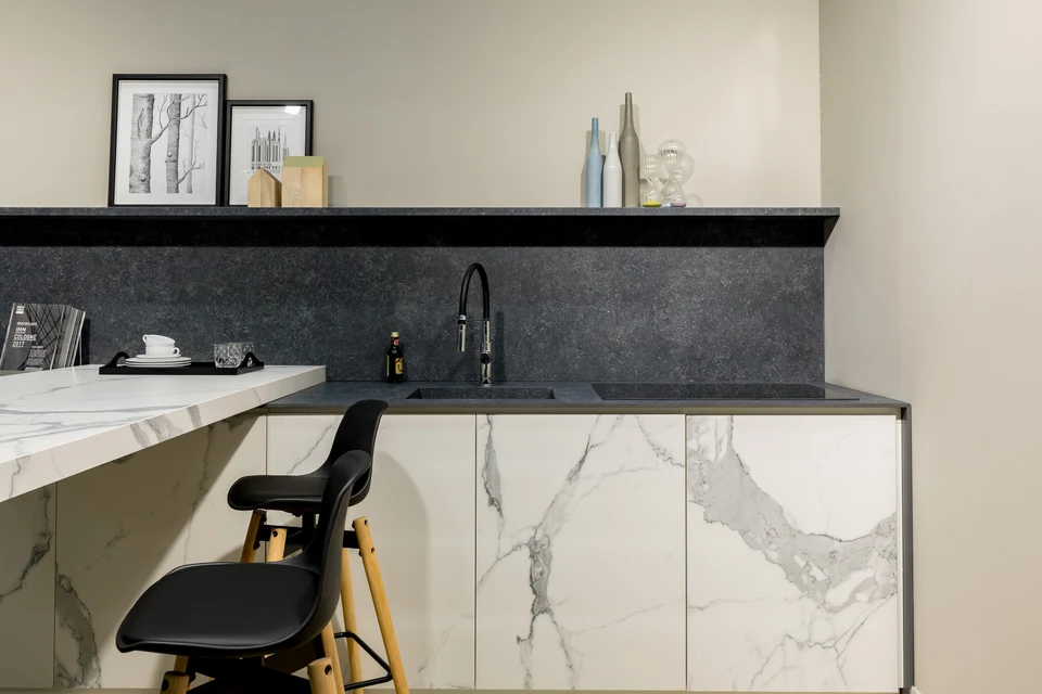 Raumgestaltung mit Keramik aus der Kollektion Marble