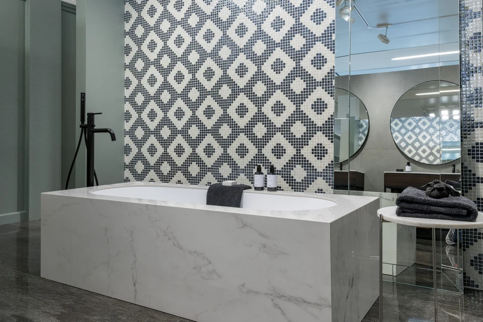 Raumgestaltung mit Keramik aus der Kollektion Marble